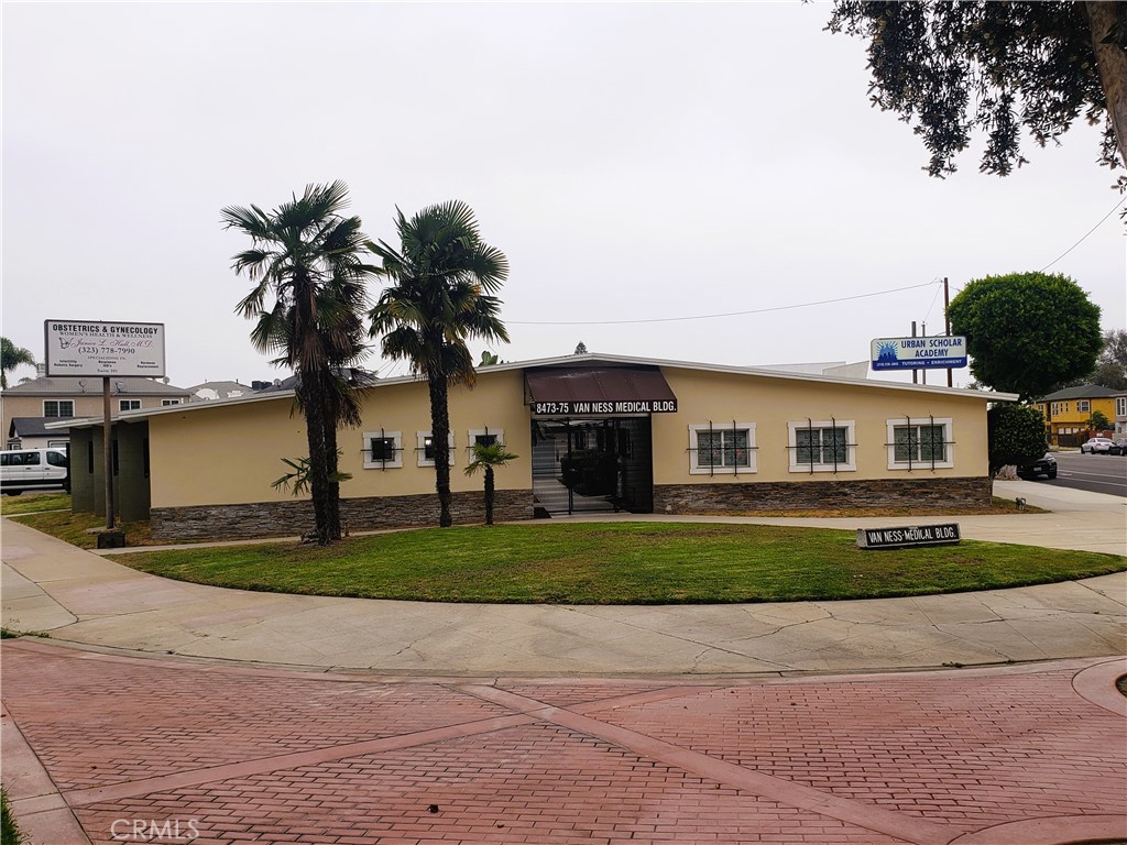 Multi-tenant general office and medical spaces available in the heart of Inglewood, located along high-visibility Van Ness Avenue. This well-positioned corner property offers easy access to nearby retail and dining options such as Wings & Pots, Cobblers Cakes & Kream, Taco Bell, and Dollar Tree—making it an ideal location for businesses seeking a dynamic, high-traffic area.
Two suites are currently available for lease. Suite 103 (approximately 850 SF) offers four small offices, a waiting area, and a private restroom—ideal for businesses that value privacy and a functional layout. Suite 102 (approximately 1,450 SF) features five offices, a waiting area, a private restroom, and a kitchenette, offering added flexibility for tenants who need more space and amenities. Both suites are well-suited for general office or medical use. Monthly lease rates are $2.30/SF for Suite 103 and $2.15/SF for Suite 102.
The property benefits from strong street visibility and signage potential, offering businesses an excellent opportunity for brand exposure. Parking is located at the rear of the building on a first-come, first-served basis, with additional street parking available.
A CAM fee of $0.21 per square foot per month applies in addition to base rent. For a limited time, a teaser rate of $2.00 per square foot per month is being offered for the first three months to qualified applicants, subject to landlord approval. Terms and conditions apply and are subject to change without notice.