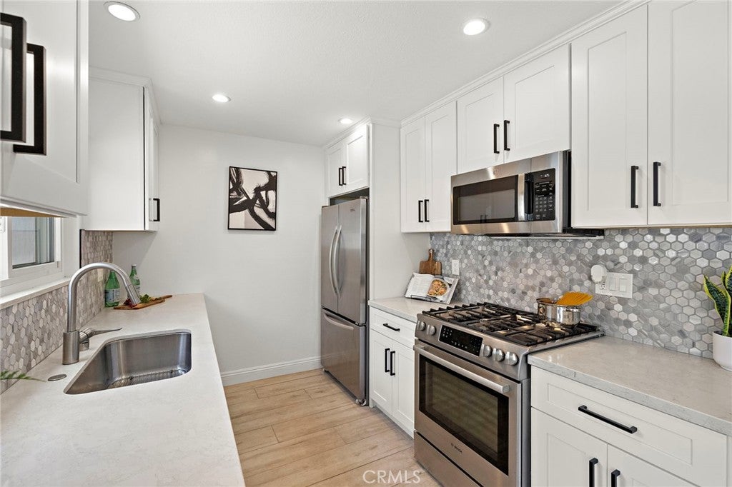 115 Morristown, Costa Mesa CA 92626 - Photo 11