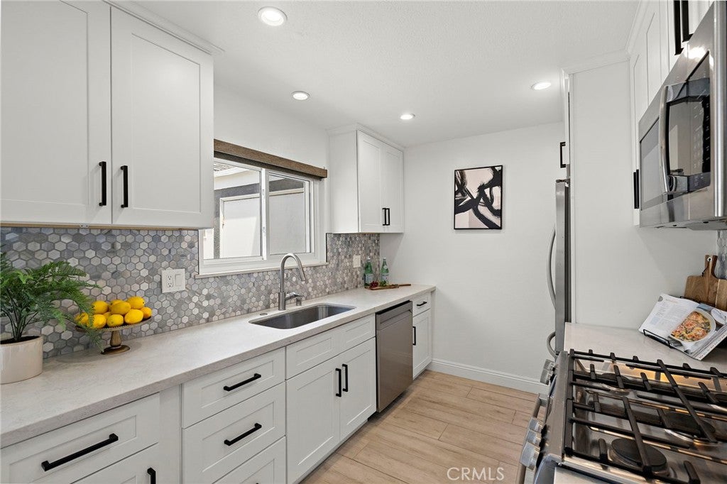 115 Morristown, Costa Mesa CA 92626 - Photo 12