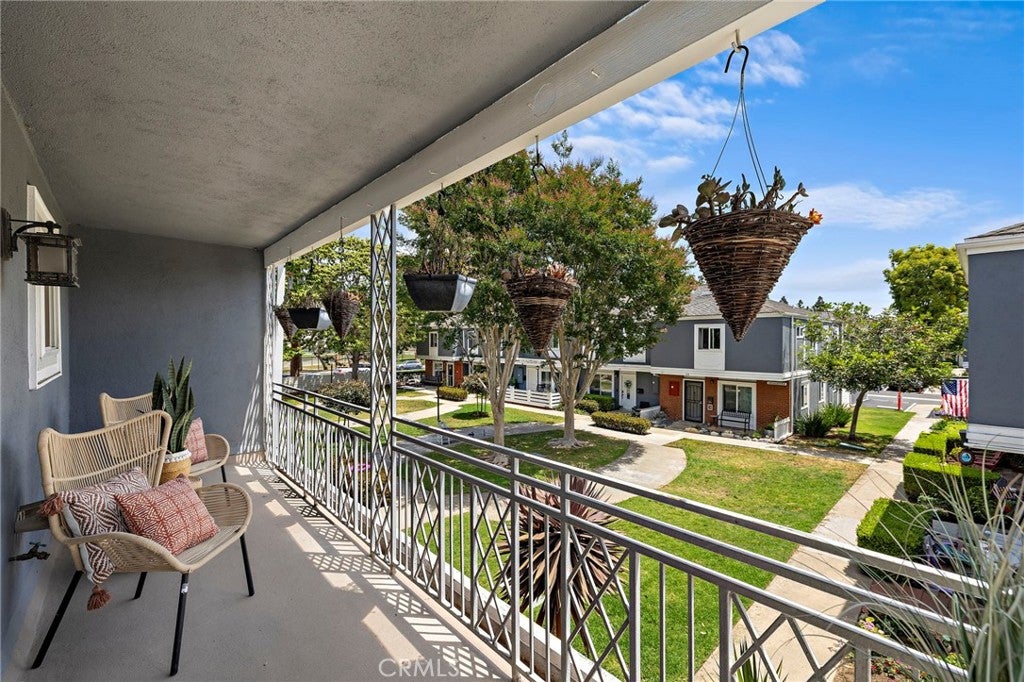 115 Morristown, Costa Mesa CA 92626 - Photo 18
