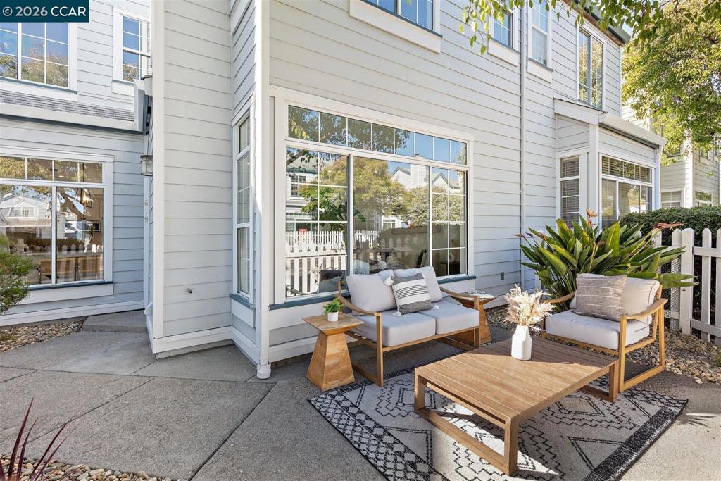619 Commodore Dr
