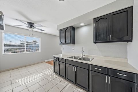 Photo of 1308 E Oaks Street ST #D, Compton, CA 90221 (MLS # DW26077677)