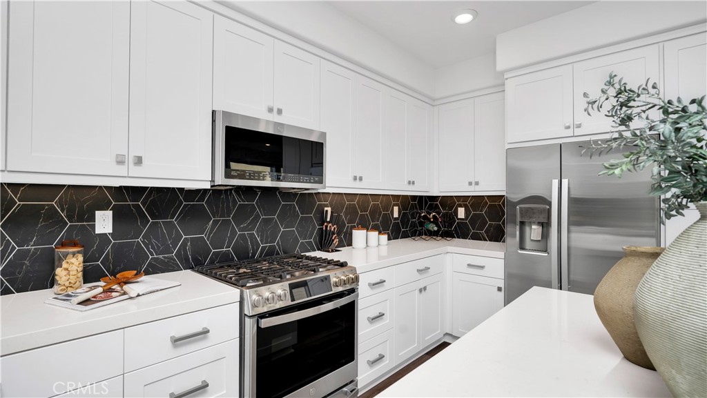 1669 W Lincoln Avenue 102