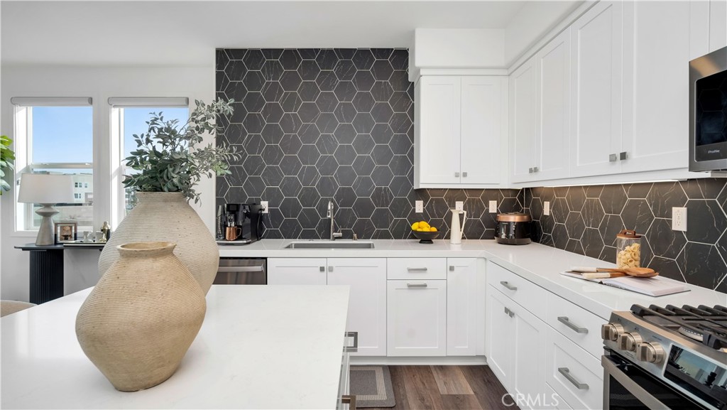 1669 W Lincoln Avenue 102