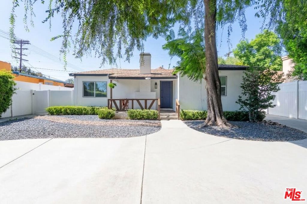 5409 Fallbrook Avenue