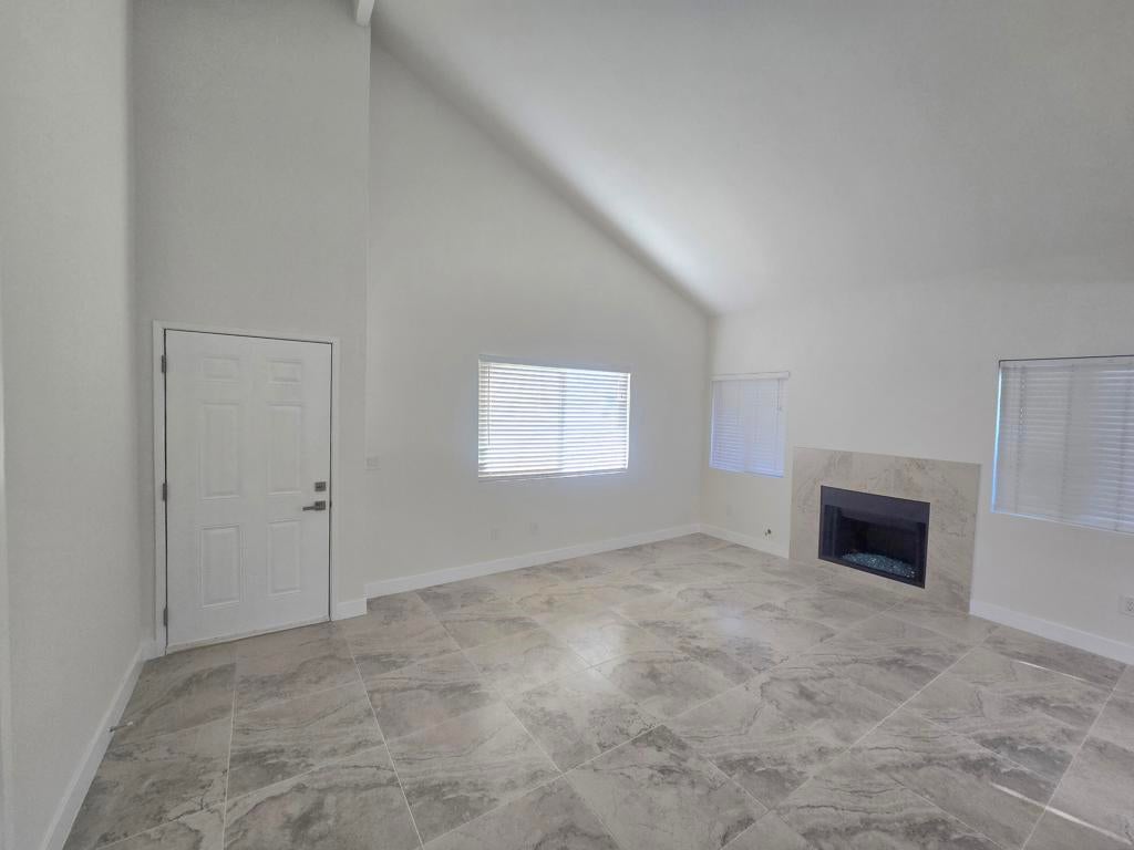 47395 Monroe Street 192