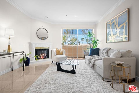 Photo of 7218 Hillside Avenue #202, Los Angeles, CA 90046 (MLS # 26996003)