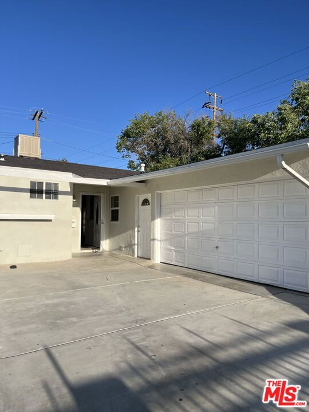 Photo of 44802 Andale Avenue, Lancaster, CA 93535 (MLS # 26731995)