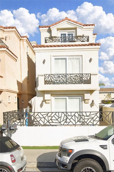 Photo of 211 Chicago Ave, Huntington Beach, CA 92648 (MLS # RS26046408)