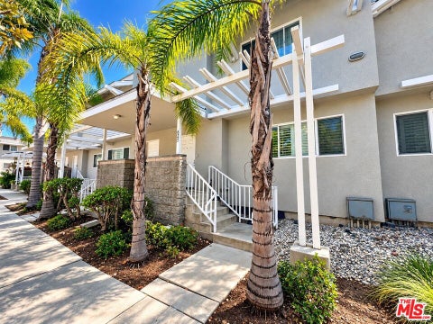 Photo of 627 W Regent Street, Inglewood, CA 90301 (MLS # 26992421)