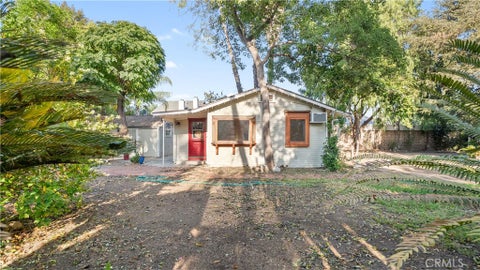 Photo of 18552 Erwin ST, Tarzana, CA 91335 (MLS # SR26142516)