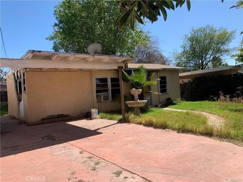 Photo of 3132 Ridgeview Dr, Altadena, CA 91001 (MLS # DW26092252)
