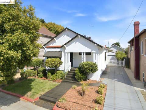 Photo of 1028 57Th St ST, Oakland, CA 94608 (MLS # 41144911)