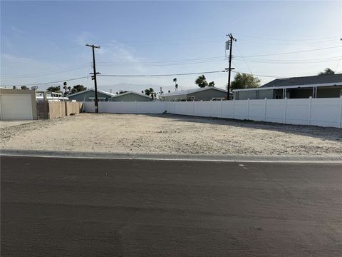 Photo of 73281 Colonial Drive, Thousand Palms, CA 92276 (MLS # FR25226891) Photo of 73281 Colonial Drive, Thousand Palms, CA 92276 (MLS # FR25226891)