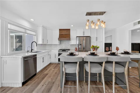 MLS: OC26213696