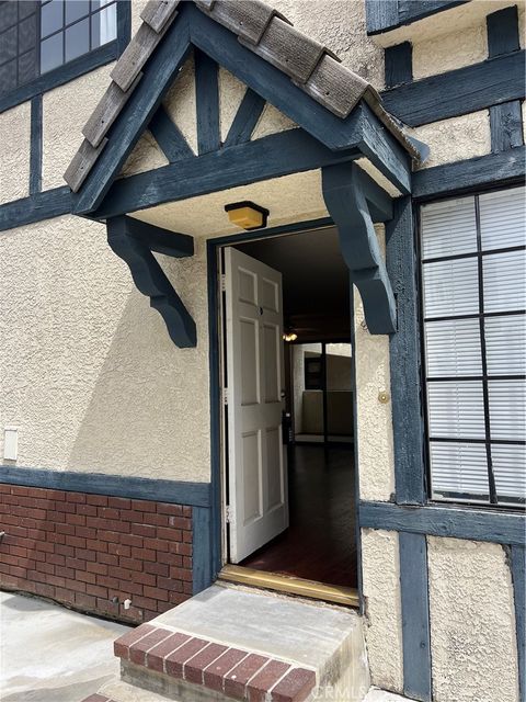 Photo of 711 W Duarte #D, Monrovia, CA 91016 (MLS # WS26069350)