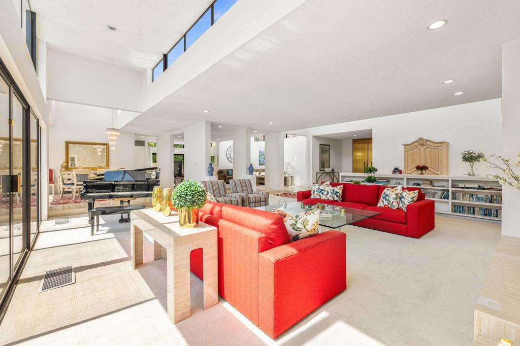 46220 Manitou Drive