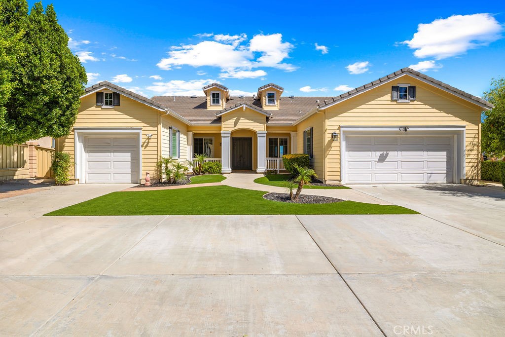Spacious and move-in ready singel level home featuring a generous estimated 2965 sqft of living space. Complete with 5 bedrooms and 3 bathrooms and 3 car garage. Fantastic curb appeal and amazing views from over a half-acre lot. Great location provides a nice level of privacy.