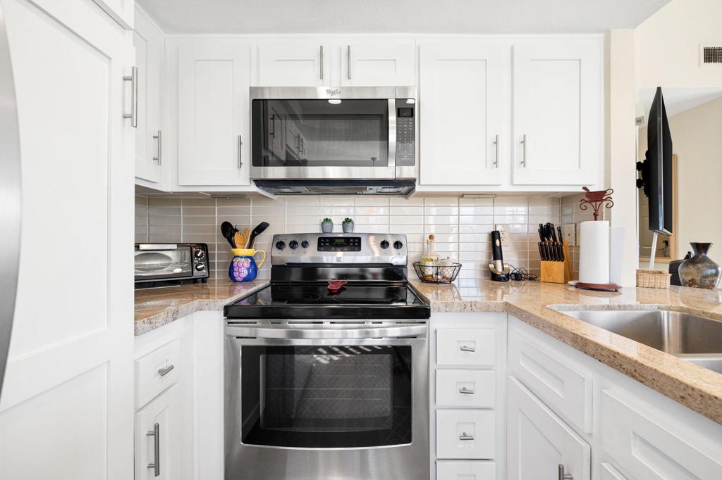 Palm Royale - Residential