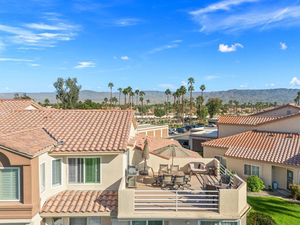 Palm Royale - Residential