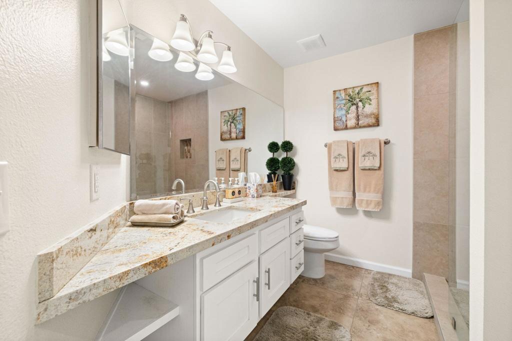 Palm Royale - Residential