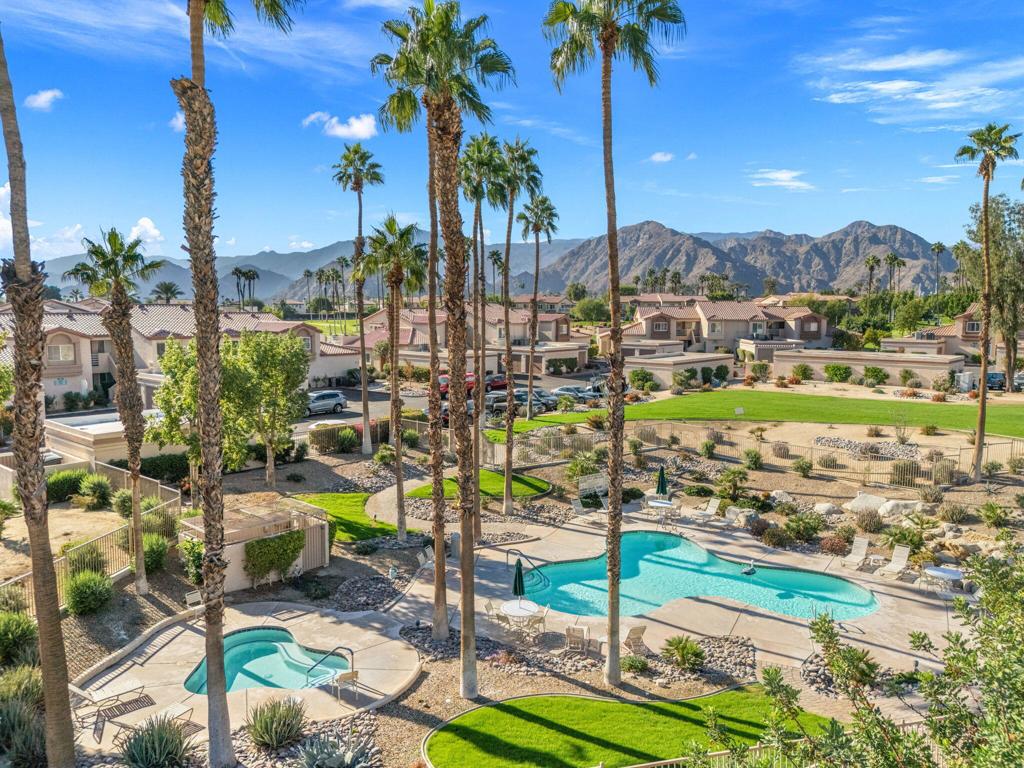 Palm Royale - Residential