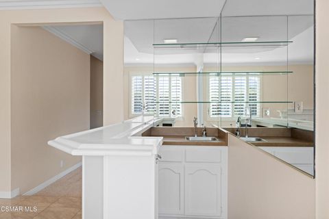 Tiny photo for 29918 Oakvista Court, Agoura Hills, CA 91301 (MLS # 226001012)