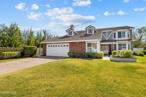 Photo of 29918 Oakvista Court, Agoura Hills, CA 91301 (MLS # 226001012)