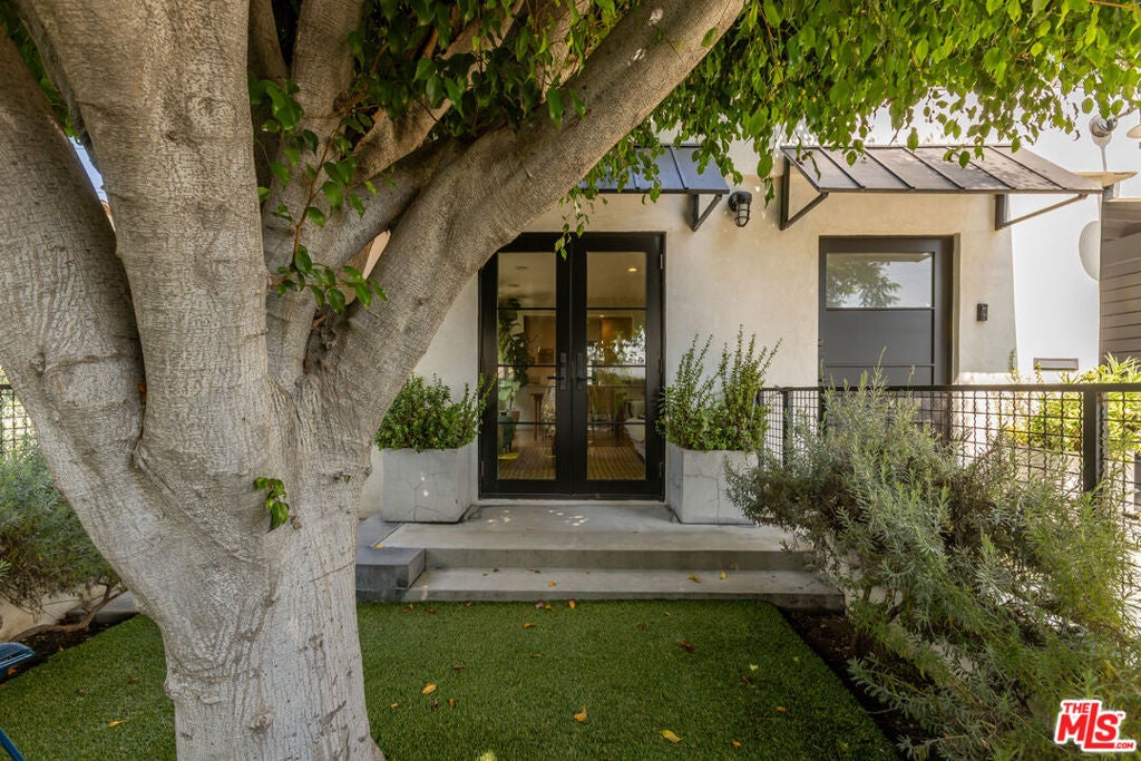 8985 Lloyd Place