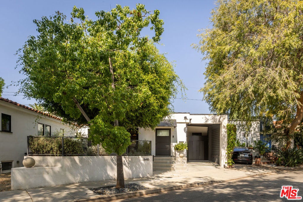 8985 Lloyd Place