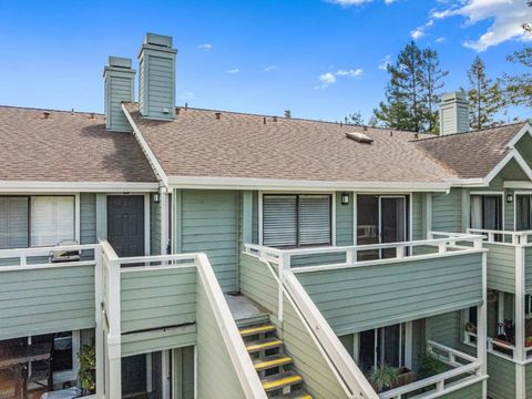 Photo of 41 Grandview Street #208, Santa Cruz, CA 95060 (MLS # ML82048847)
