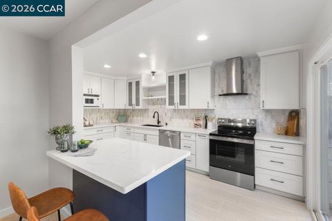 Photo of 3674 Rossmoor Pkwy PKWY #5, Walnut Creek, CA 94595 (MLS # 41141263)