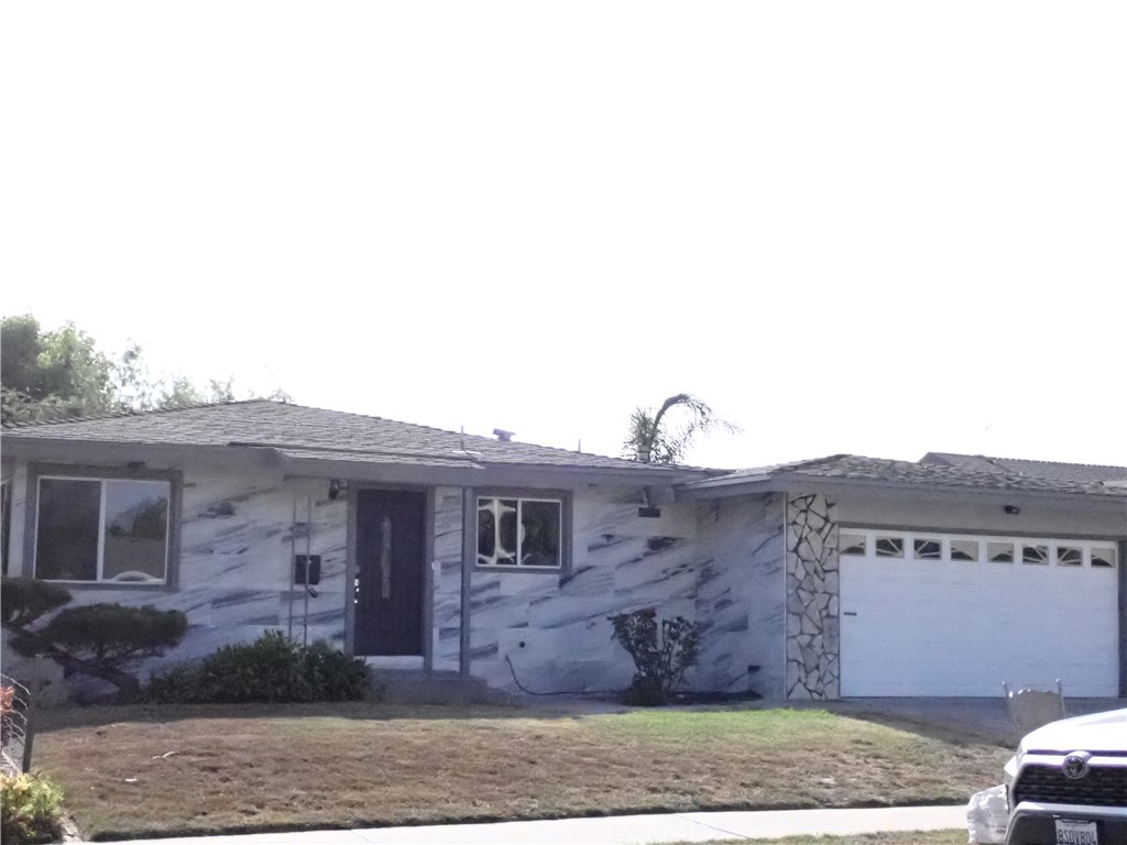 BEAUTIFUL HOME TOTAL REMODELED : NEW INTERIOR AND EXTERIOR PAINT, 2 SHOWERS WITH CLEARED DOORS, NEW VANITIES, NEW KITCHEN WITH QUARTZ COUNTERTOP, NEW KITCHEN CABINETS, NEW LUXURY TILES THROUGH OUT THE WHOLE HOUSE. IT IS LOCATED CLOSE TO PARKS, BEACH, SHOPPING CENTERS, FREEWAYS ACCESS AND LITTLE SAIGON. HURRY, IT WON'T LAST !