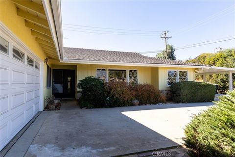 Photo of 12952 Club Dr, Redlands, CA 92373 (MLS # IG25246333) Photo of 12952 Club Dr, Redlands, CA 92373 (MLS # IG25246333)