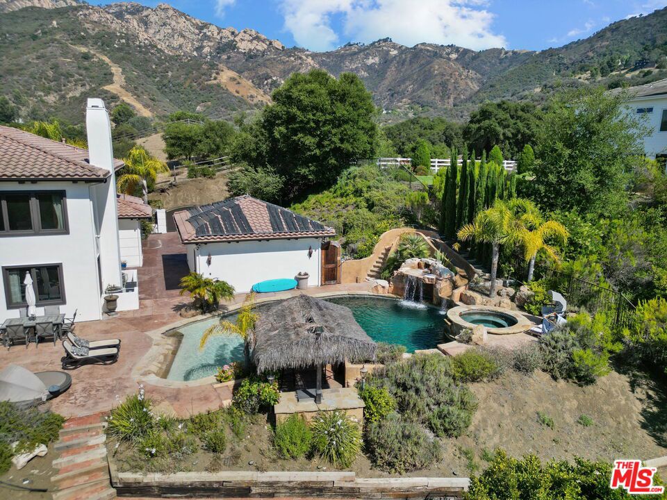 435 Woodbluff Road