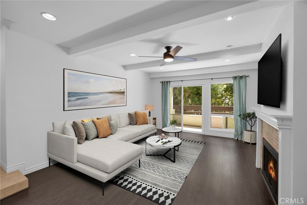 21372 Brookhurst 526