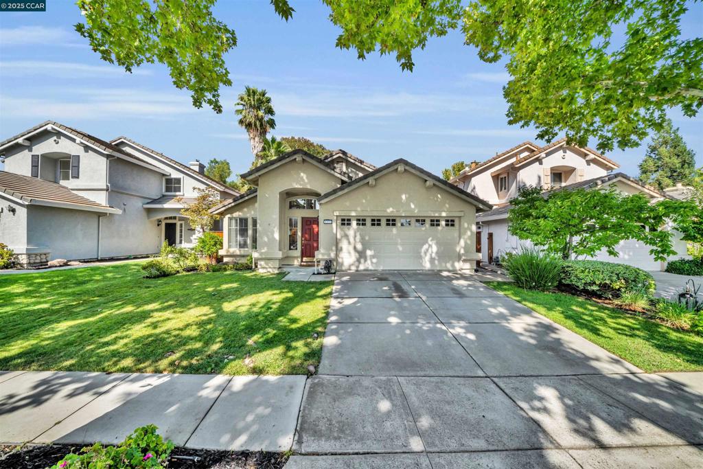 Beautiful Single-Story Home in Apple Hill Estates. Nestled inside the highly sought-after gated community of Apple Hill Estates, this charming 3-bedroom, 2-bathroom home offers the perfect blend of comfort, style, and convenience. Situated on a quiet cul-de-sac with no rear neighbors and backing up to the golf course, you’ll enjoy peace and privacy. Step inside to find 1,515 square feet of light-filled living space featuring hardwood flooring, dual-pane windows with plantation shutters, vaulted ceilings, and skylights that bathe the home in natural light. The open floor plan seamlessly connects the spacious living areas to the updated kitchen, complete with stainless steel appliances—perfect for both entertaining and everyday living. Enjoy the many amenities Apple Hill Estates has to offer, including a clubhouse, pool, spa, tennis courts, playground, walking trails, and a security gate for added peace of mind. Conveniently located near top-rated schools, shopping, dining, and with easy freeway access, this home truly has it all! Welcome home!