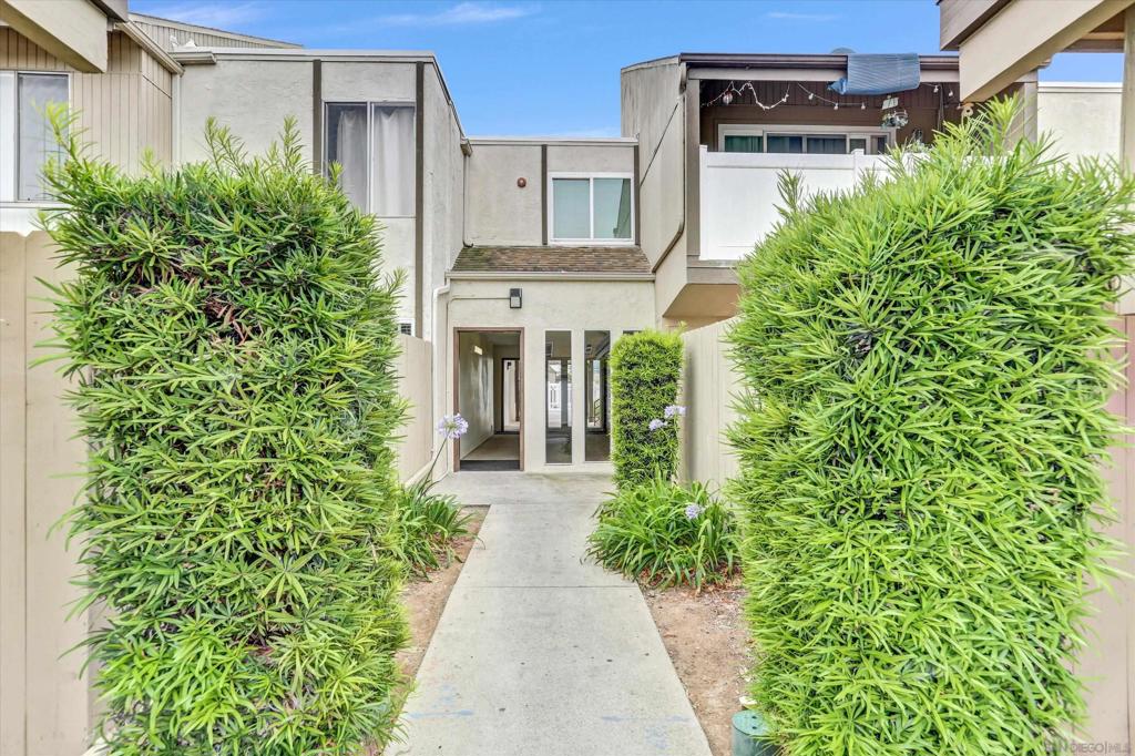 8034 Linda Vista rd 2V