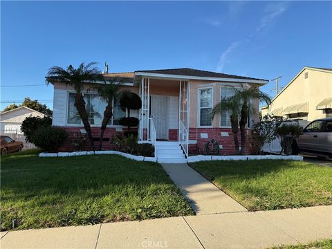 Photo of 1917 Lohengrin St, Los Angeles, CA 90047 (MLS # MB26007864)