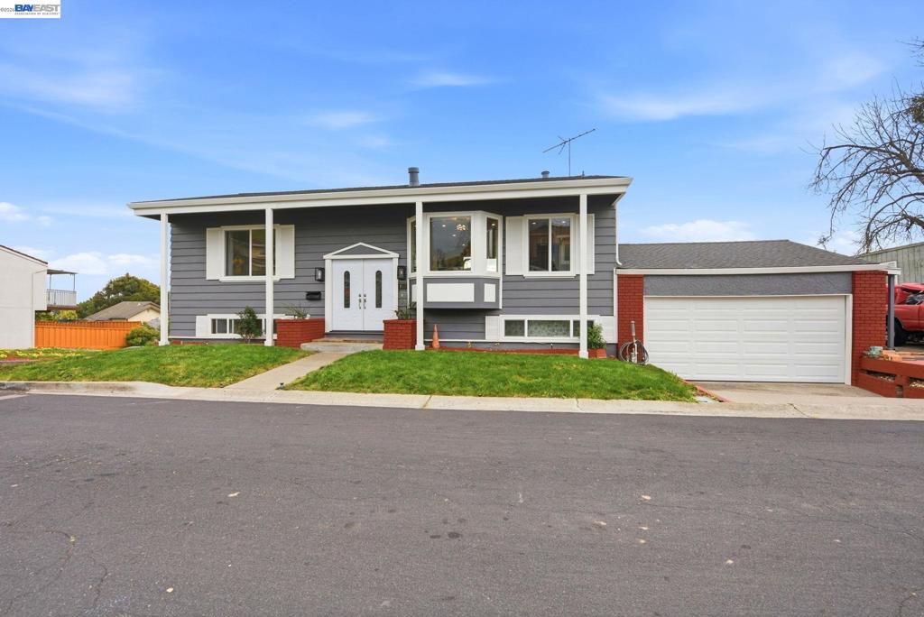 352 352 Monte Carlo Ave