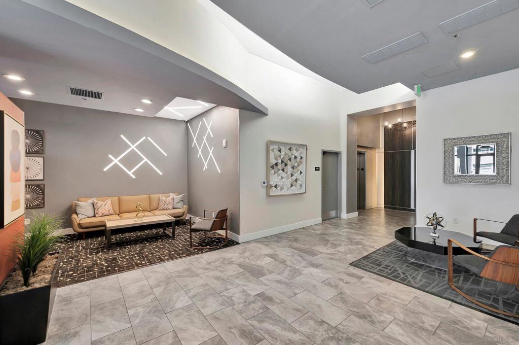 427 9th Ave 405