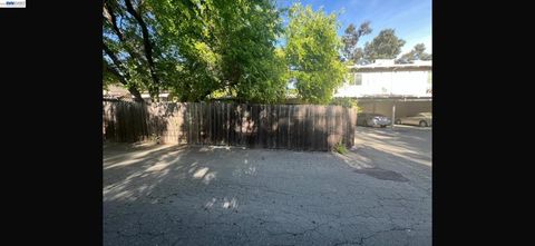 Photo of 1594 Morgan Ln. Ln, Walnut Creek, CA 94597 (MLS # 41131925)