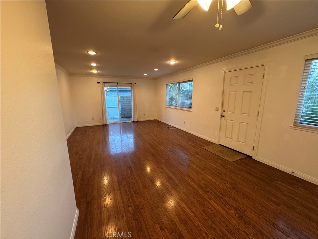 16392 De Anza