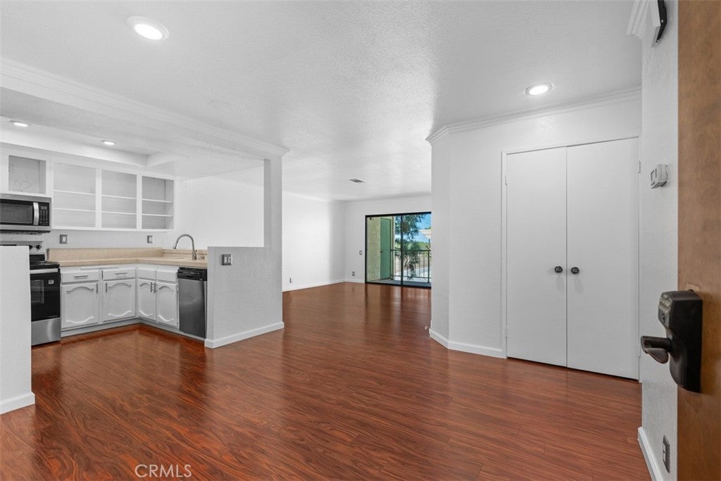 7215 Apricot, Irvine CA 92618 - Photo 7