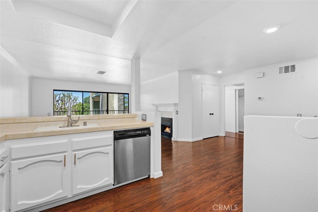 7215 Apricot, Irvine CA 92618 - Photo 16