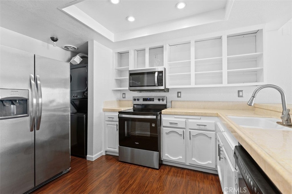 7215 Apricot, Irvine CA 92618 - Photo 15