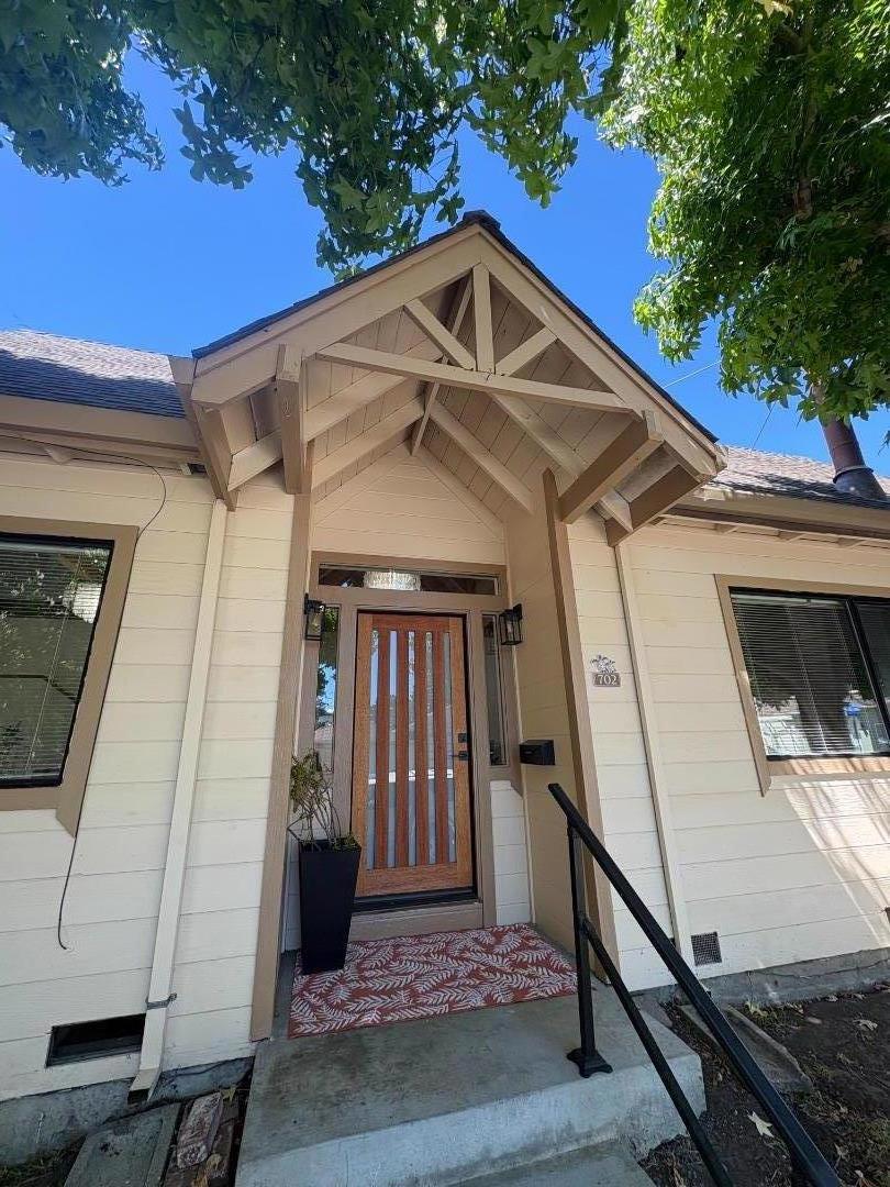 702 Beverly Avenue