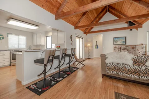 702 Beverly Avenue, Capitola, CA 95010 - MLS#: ML82053257
