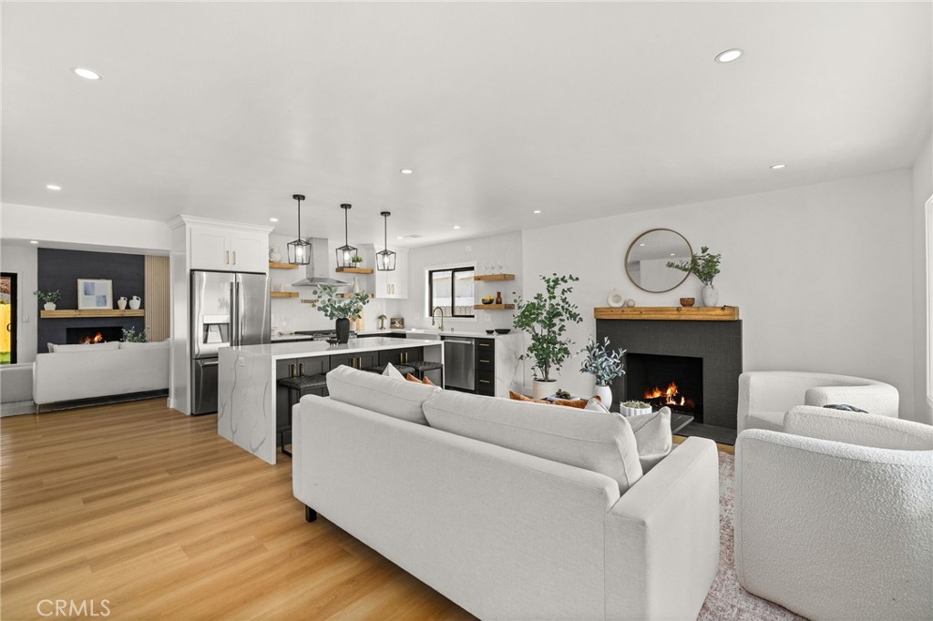 5757 E Oakbrook Street