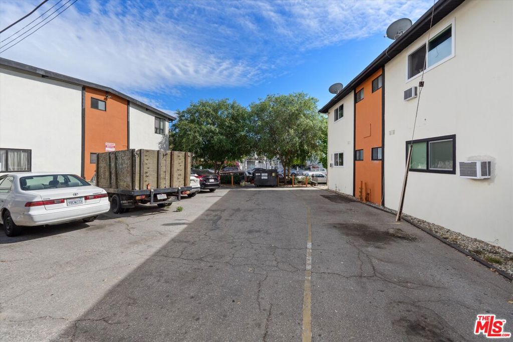 7601 Whitsett Avenue